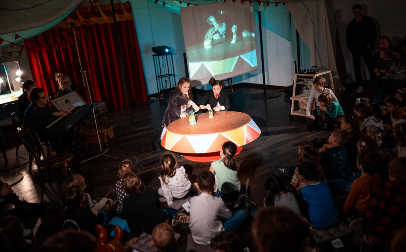 Цирк с предметами